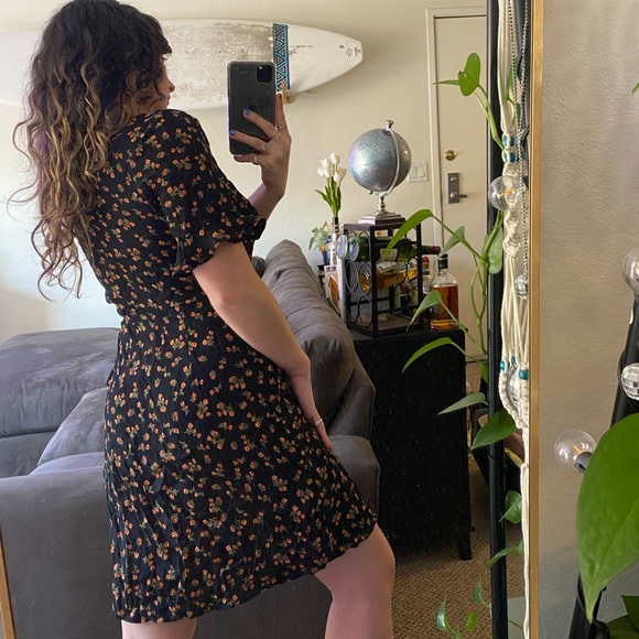 Black floral dress - Picture 2 of 7